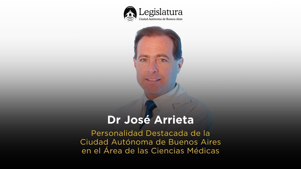 El Dr. José Arrieta durante el homenaje en la Legislatura porteña.