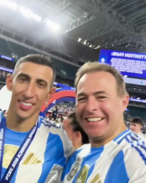 El Dr. José Arrieta junto a Ángel Di María tras la final de la Copa América 2024.