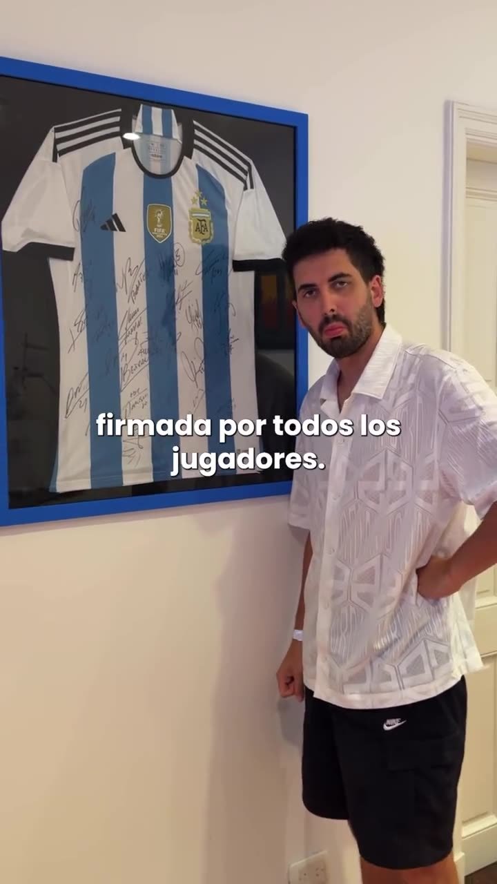 Matías Bottero dejó los anteojos, como antes Unicornio y El Demente