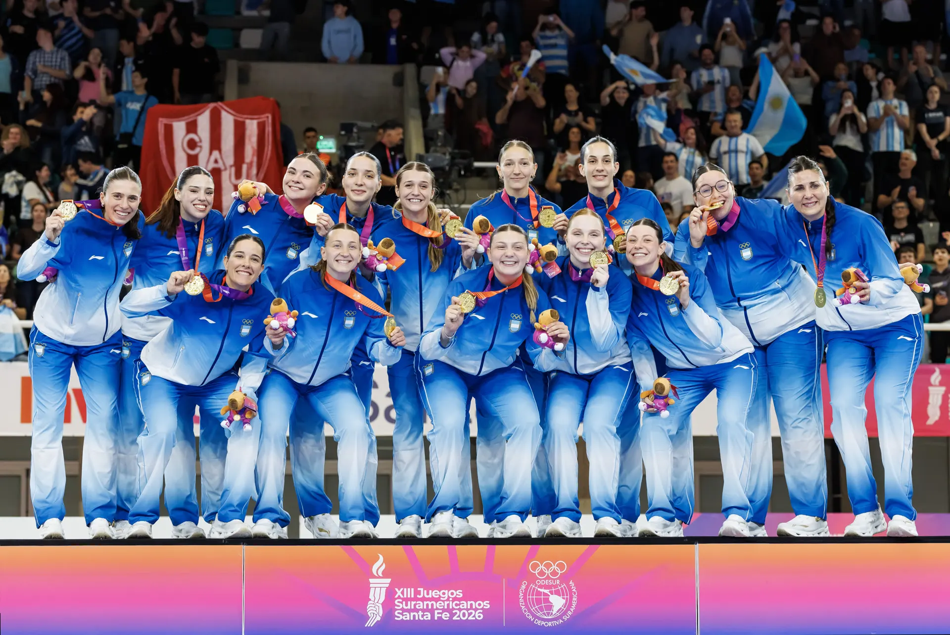 La Garra celebra la medalla de oro de handball en Santa Fe 2026.
